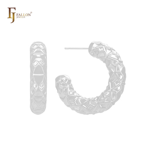 Pendientes de aro con forma de C y tubo redondo con textura de rombos en oro de 14 quilates, oro rosa y oro blanco.