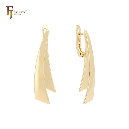 Pendientes de oro rosa con diseño minimalista de flecha curvada hacia arriba