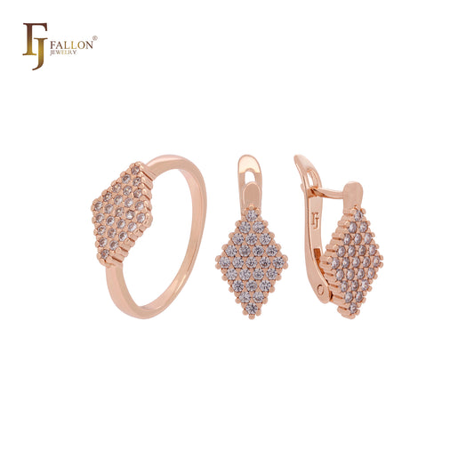 Conjunto de joyas de oro rosa con mil circonitas blancas y rombos, y anillos.