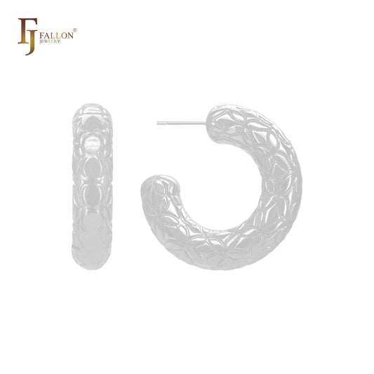 Pendientes tipo aro con forma de C y tubo redondeado con textura de flor marquesa en oro de 14 quilates, oro rosa y oro blanco.