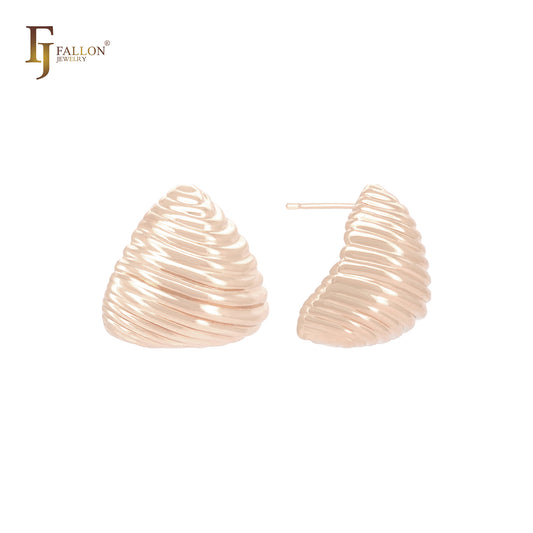 Aretes triangulares curvos en capas de oro de 14 quilates, oro rosa y oro blanco.