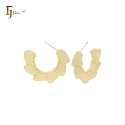 Pendientes de aro con forma de C a escala en oro de 14 quilates, oro rosa y oro blanco.