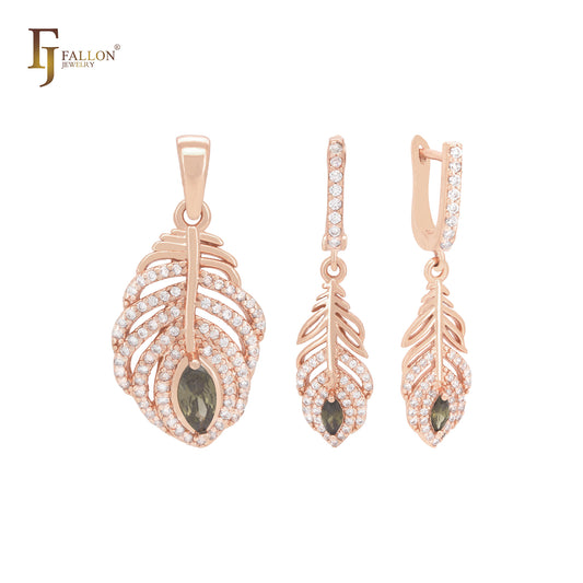 Conjunto de joyas de oro rosa con colgante y pluma de fénix con circonitas blancas y racimo de circonitas marquesas verdes.
