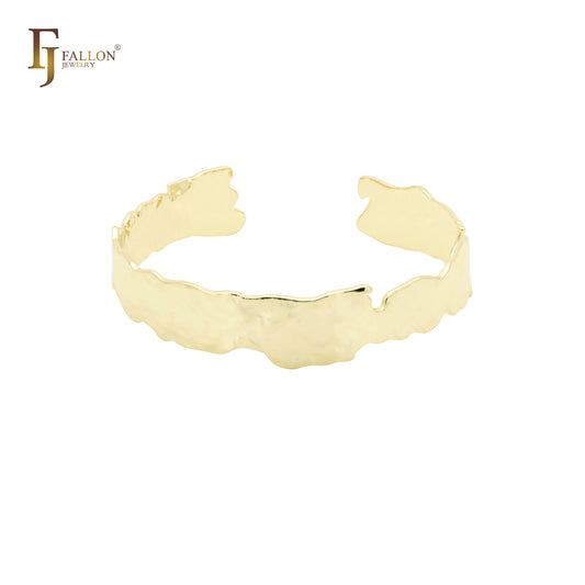 Brazalete de oro de 14 quilates con textura irregular