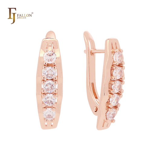 Pendientes de oro rosa, oro de 14 quilates y oro blanco con cinco circonitas blancas redondeadas.