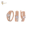 Conjunto de joyas de oro rosa de dos tonos con anillos y solitario de circonita cúbica blanca redondeada con lados de circonitas blancas