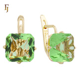 El tesoro de Ashlee: aretes de oro rosa de 14 quilates con circonitas cúbicas de colores y corte esmeralda en solitario.