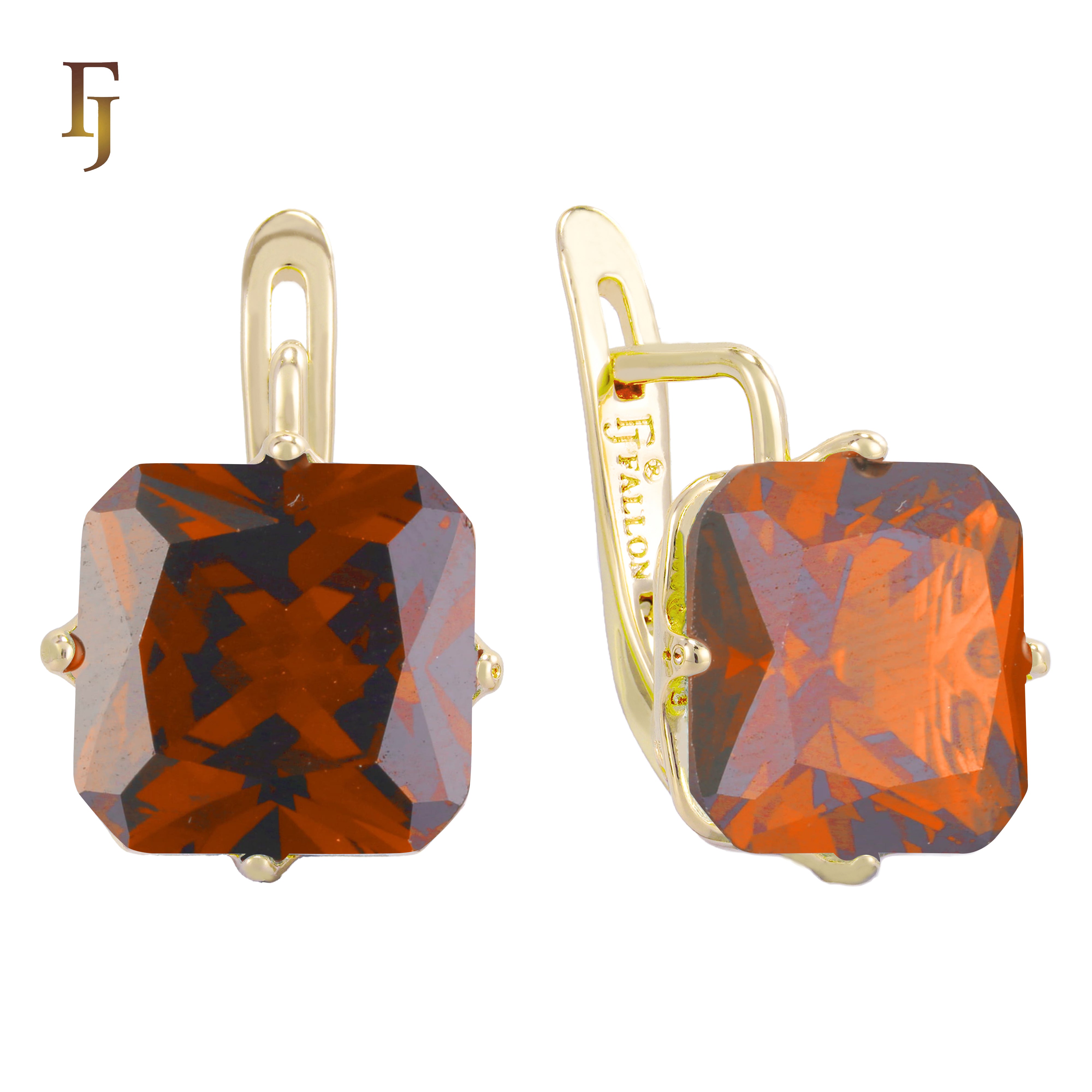 El tesoro de Ashlee: aretes de oro rosa de 14 quilates con circonitas cúbicas de colores y corte esmeralda en solitario.