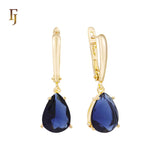 .Aretes de piedra en forma de lágrima en colores chapados en oro de 14 quilates, oro rosa y oro blanco.
