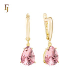 .Aretes de piedra en forma de lágrima en colores chapados en oro de 14 quilates, oro rosa y oro blanco.