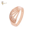 Anillos de moda en oro rosa con capas triples de circonitas blancas entrelazadas y mil cintas.