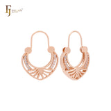 Pendientes de gancho de alambre de oro rosa con circonitas blancas mixtas y canasta de cortes