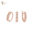 Schmuckset aus Roségold mit fünf runden weißen Zirkonia-Clustern und Ringen