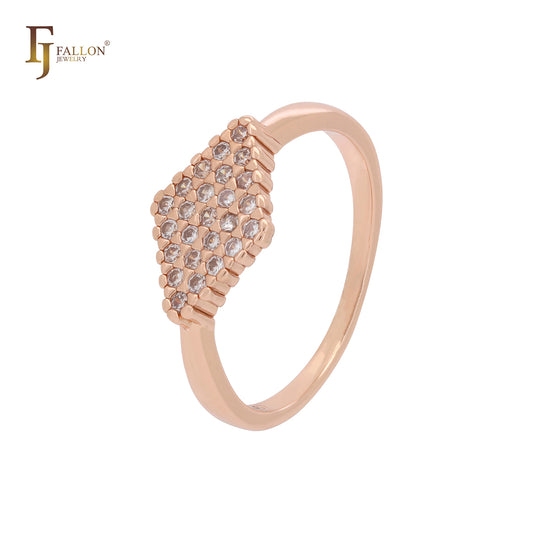 Anillos de oro rosa con forma de rombo y mil circonitas blancas en racimo