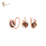 Elegante conjunto de joyas de oro rosa con anillos y circonita cúbica en forma de corazón con corte de cojín.