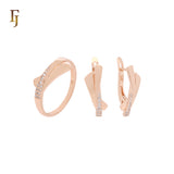 Dreieckige ineinandergreifende Bänder mit weißen Zirkoniasteinen. Zweifarbiges Schmuckset aus Roségold mit Ringen