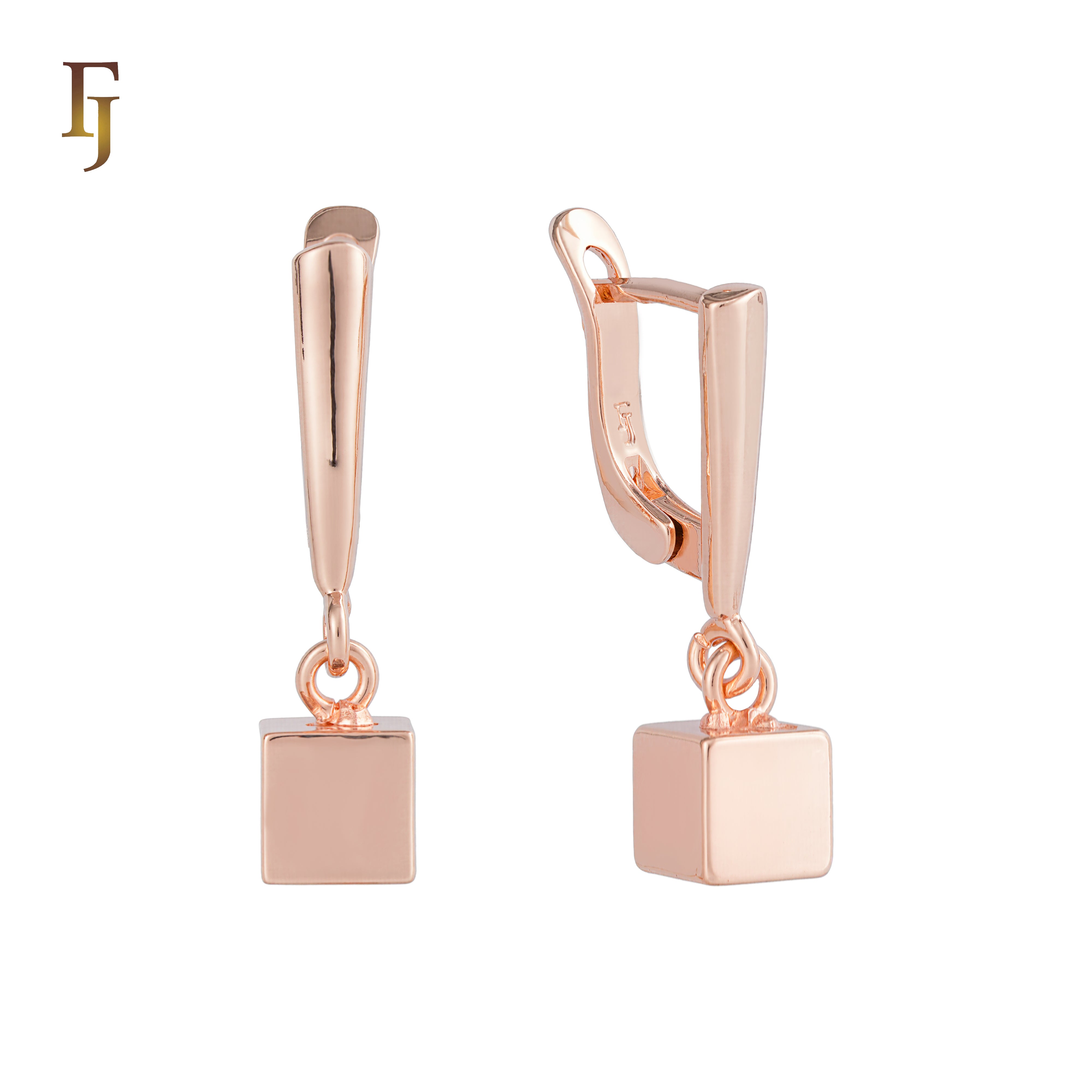.Aretes de cubo en colores chapados en oro de 14 quilates, oro blanco y oro rosa.