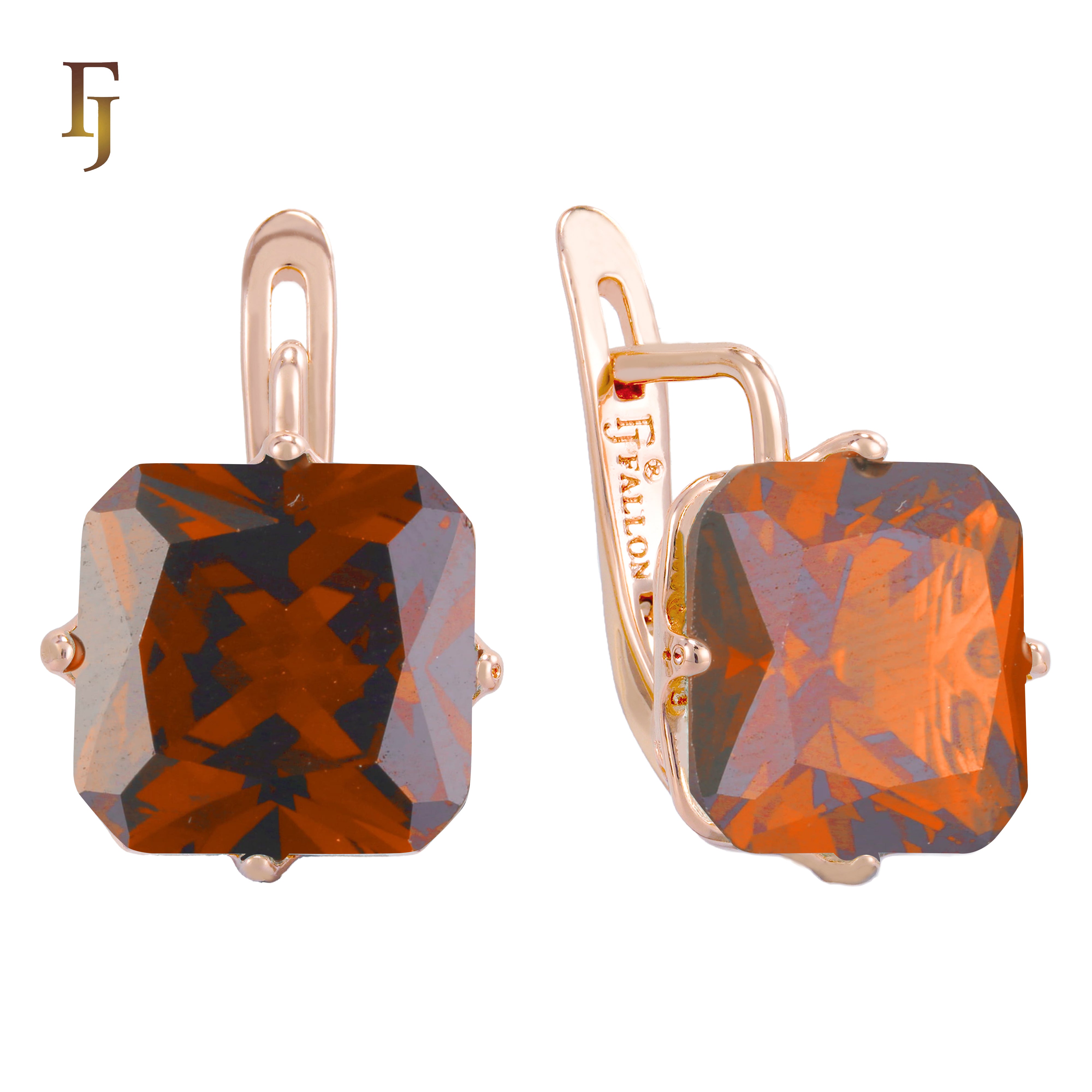 El tesoro de Ashlee: aretes de oro rosa de 14 quilates con circonitas cúbicas de colores y corte esmeralda en solitario.