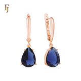 .Aretes de piedra en forma de lágrima en colores chapados en oro de 14 quilates, oro rosa y oro blanco.
