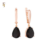 .Aretes de piedra en forma de lágrima en colores chapados en oro de 14 quilates, oro rosa y oro blanco.