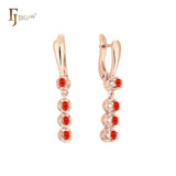 Pendientes de oro de 14 quilates, oro de 18 quilates, oro rosa y oro blanco con cuatro circonitas blancas.