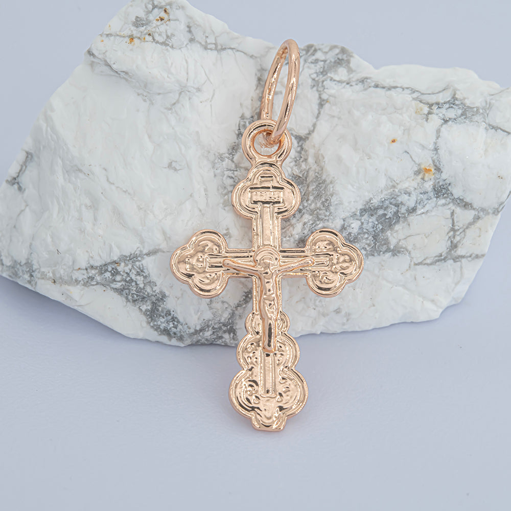 .Kruzifix-Anhänger mit katholischem Kreuz in den Beschichtungsfarben 14 Karat Gold, Roségold und Weißgold