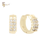 Pendientes Huggie de oro de 14 quilates con circonitas blancas redondeadas dobles