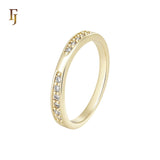 群镶白色方晶锆石 14K 金结婚戒指