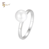 Solitario minimalista con grandes anillos de perlas chapados en Oro Rosa