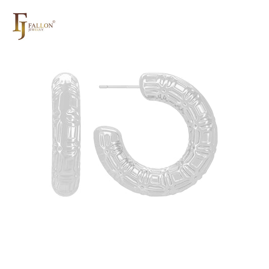 Aretes tipo aro en forma de C con forma cuadrada y textura en forma de tubo redondeado, en oro de 14 quilates, oro rosa y oro blanco.