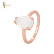 Anillos de compromiso de oro rosa con circonita cúbica y garra blanca en solitario