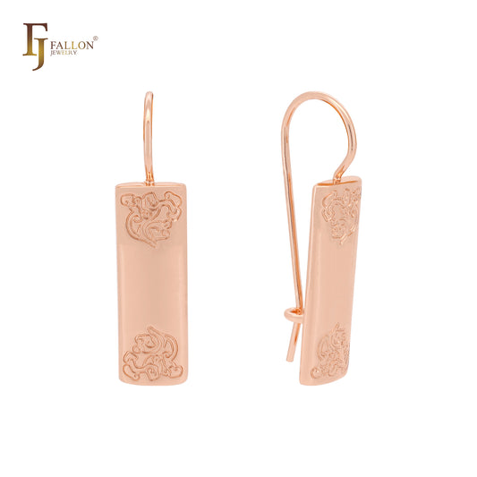 Pendientes de gancho de alambre de oro rosa con textura nublada, de flanco ovalado y cuadrado
