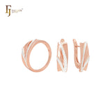 Conjunto de joyas en dos tonos de oro rosa con textura de chevron y anillos