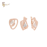 Conjunto de joyas en oro rosa de dos tonos con diseño geométrico y circonitas blancas triangulares.