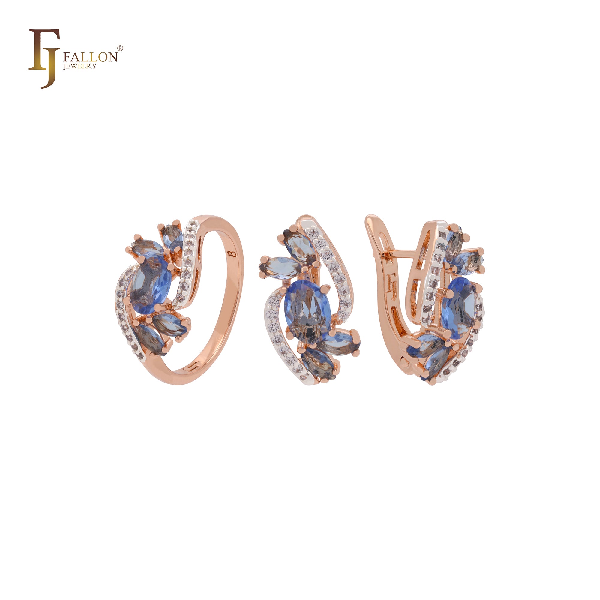 Lujoso conjunto de joyas de oro rosa de dos tonos con anillos en un grupo de circonitas azules y blancas brillantes.