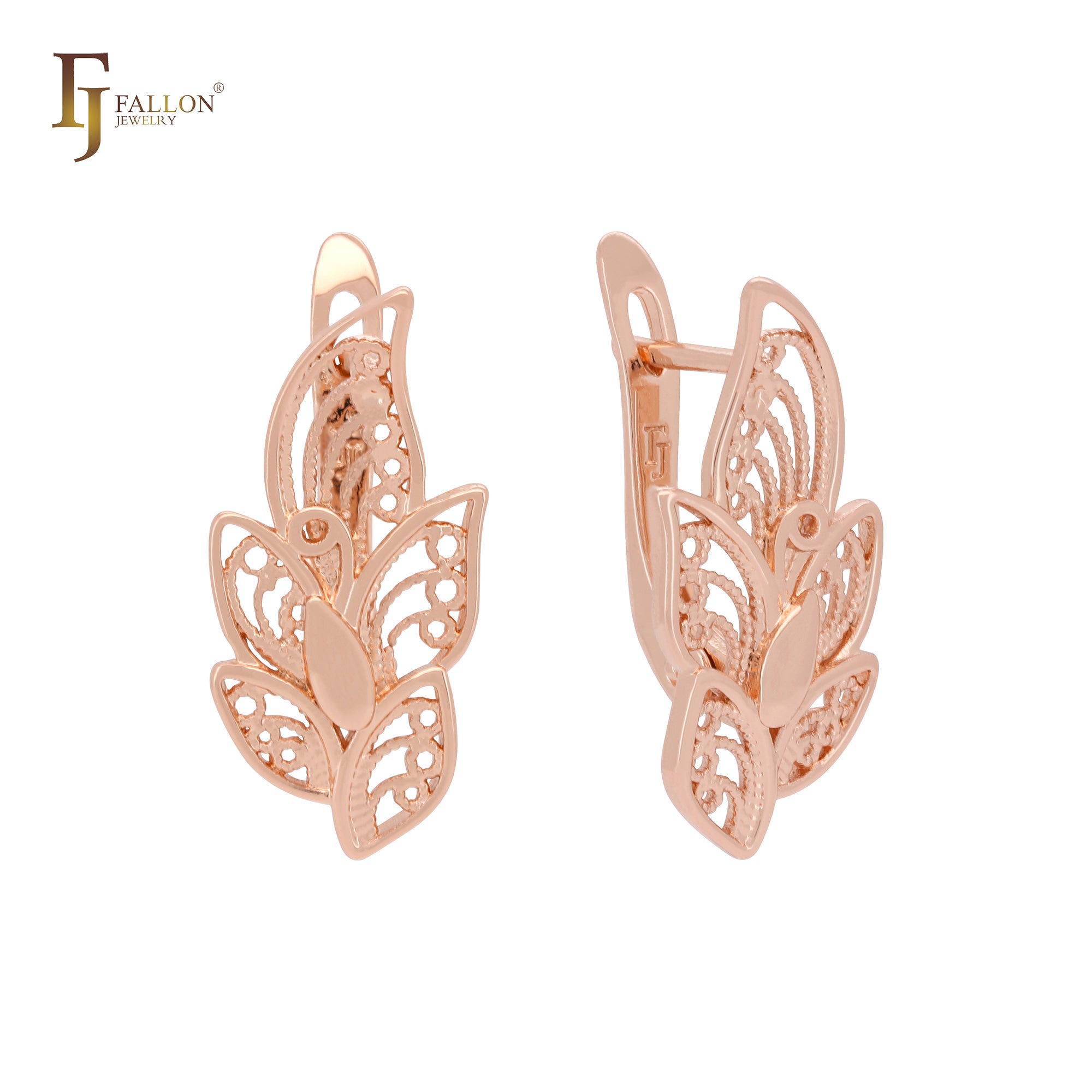 Pendientes de clip de oro rosa con textura de filigrana ondulada y múltiples hojas