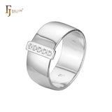 Anéis de ouro rosa com cinco pedras e dois tons de largura