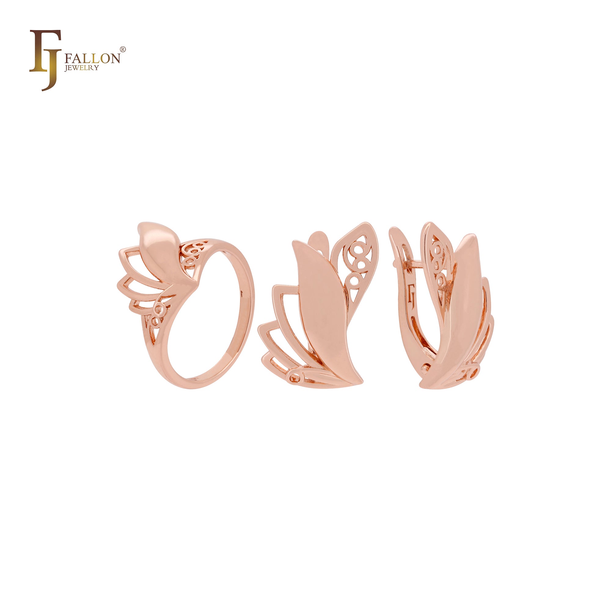 Conjunto de joyas de oro rosa con anillos y filigrana de mariposa