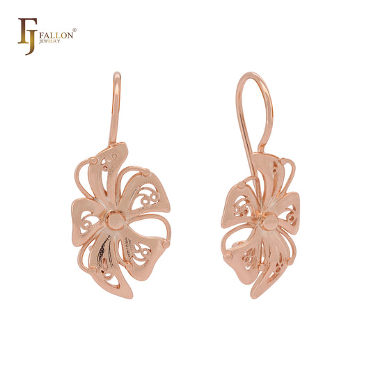 Pendientes de gancho de alambre de oro rosa con filigrana de mariposa