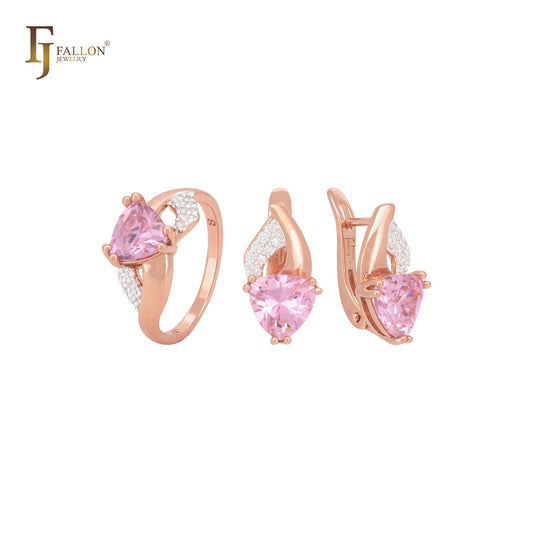 Conjunto de joyas de oro rosa con anillos y solitario triangular de circonita cúbica con circonitas blancas.