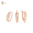 Conjunto de joyas de oro rosa de dos tonos con anillos, diseño geométrico con un toque de circonitas blancas