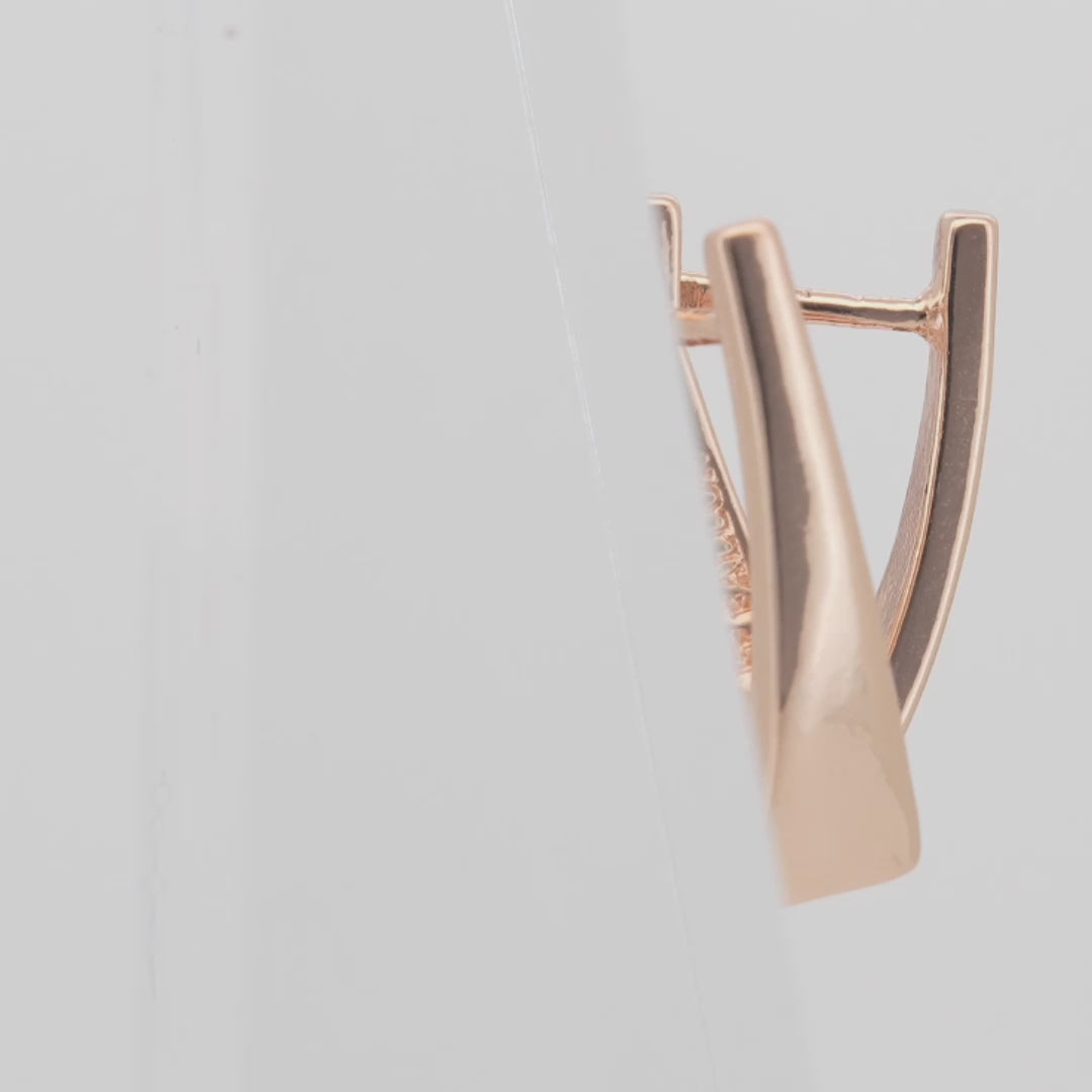 Pendientes de clip minimalistas con forma de V y chevron en oro rosa de 14 quilates