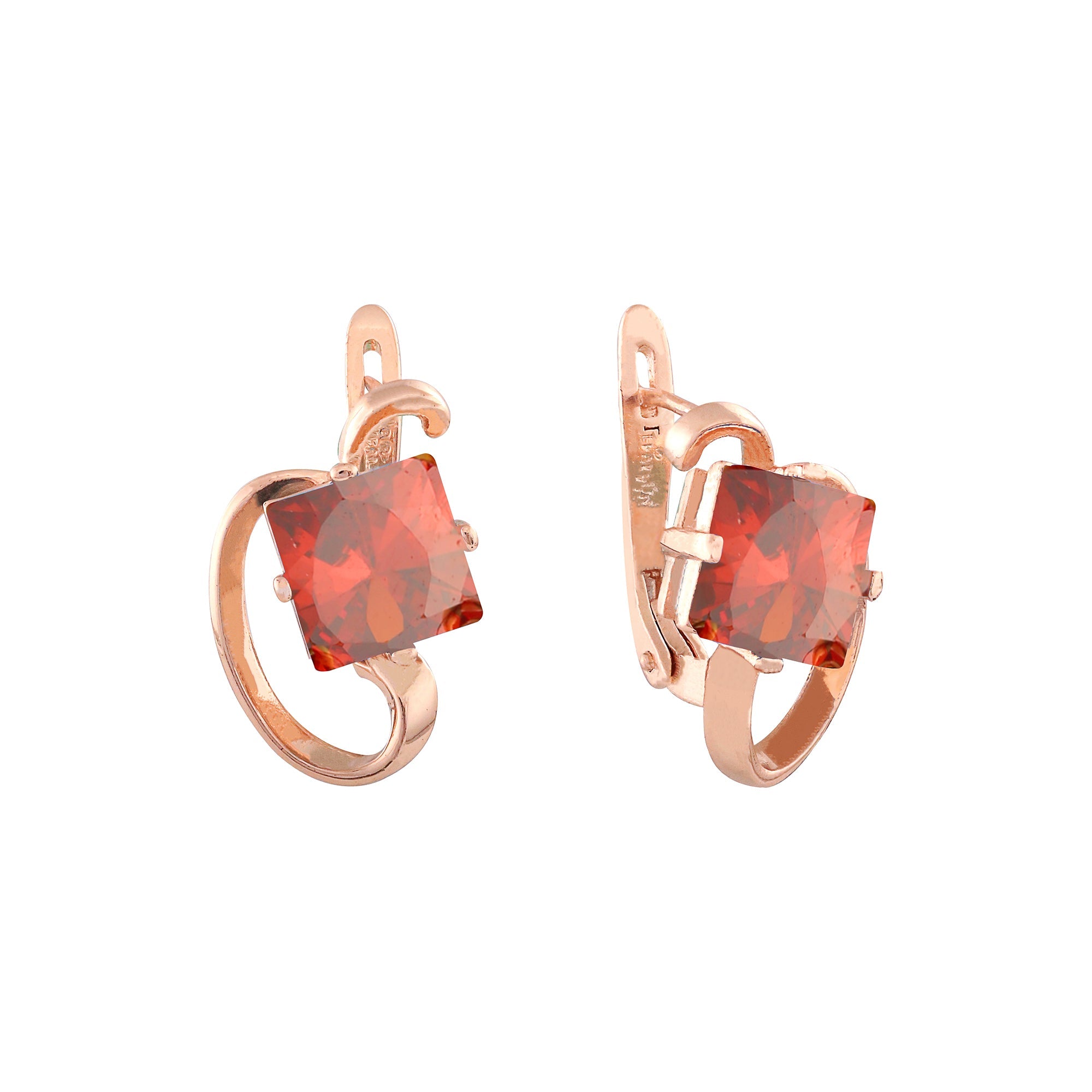 Pendientes de oro rosa con circonitas cuadradas y solitario de manzana