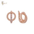 Elegantes pendientes de clip de oro rosa con circonitas blancas entrecruzadas.