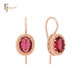 Pendientes de gancho de alambre en oro rosa con circonitas cúbicas de colores y solitarios de Halo Beads