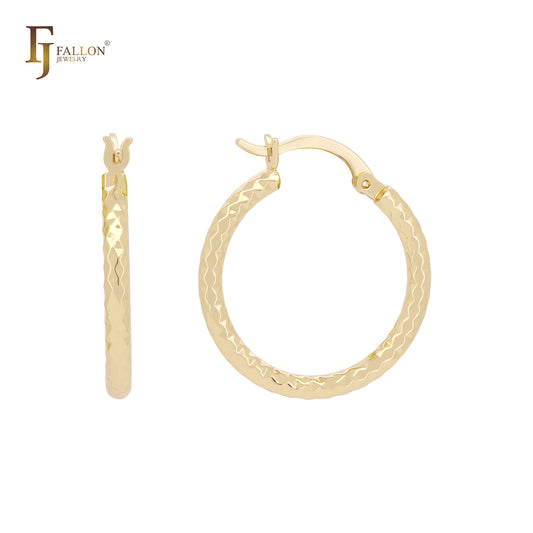Elegantes aretes de aro minimalistas de oro rosa y oro de 14 quilates con textura de rombo compacto