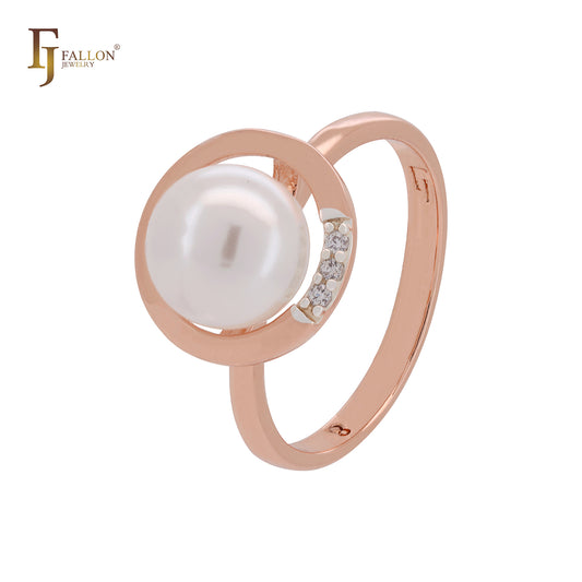 Anéis da moda em ouro rosa com pérolas circulares e zircônias cúbicas brancas