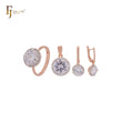 Conjunto de joyas Halo Giant Rounded White Solitaire CZ en oro rosa de dos tonos con anillos y colgante