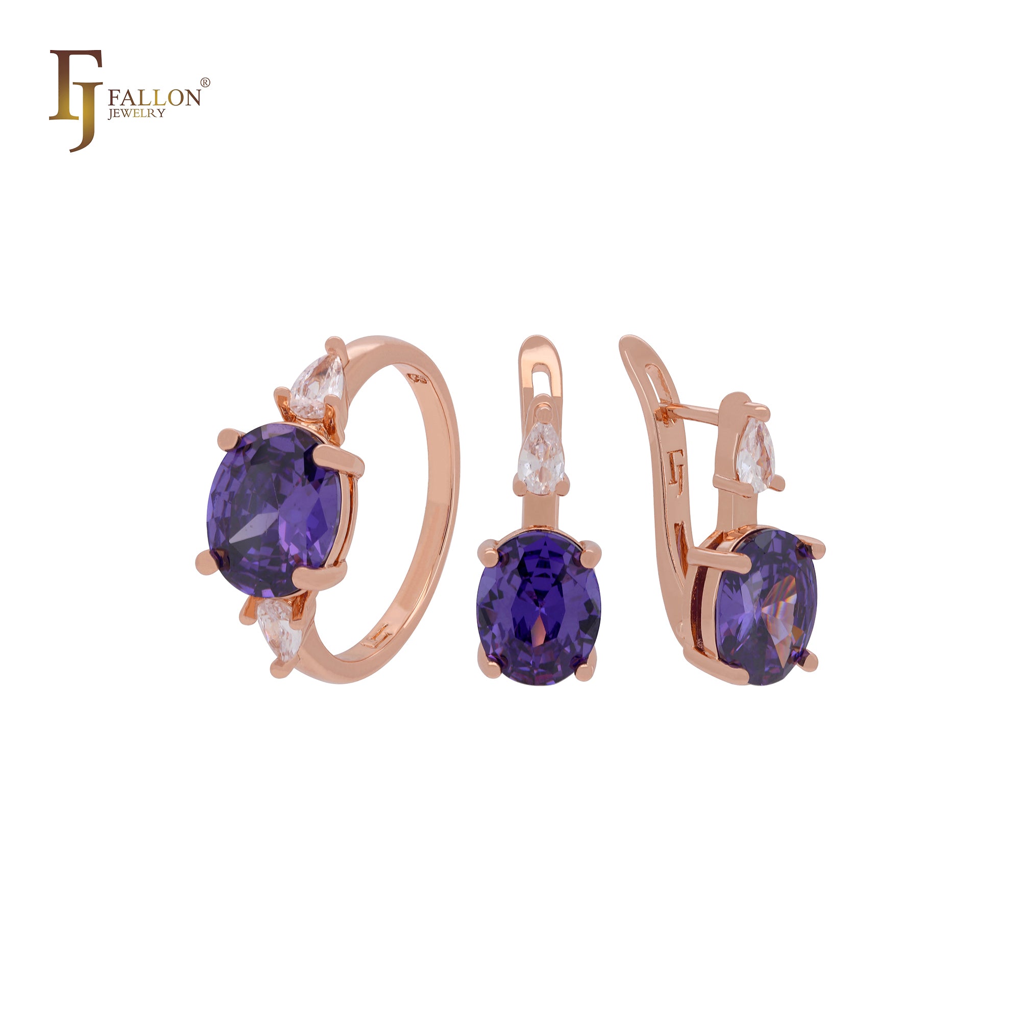 Conjunto de joyas de oro rosa con anillos y gran solitario de circonitas moradas y blancas.