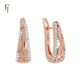 Pendientes de clip de oro rosa con circonitas blancas y diseño de piezas rotas